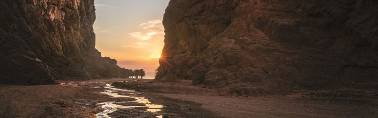NEOM Wadi HR TOURISM CMYK zoomin