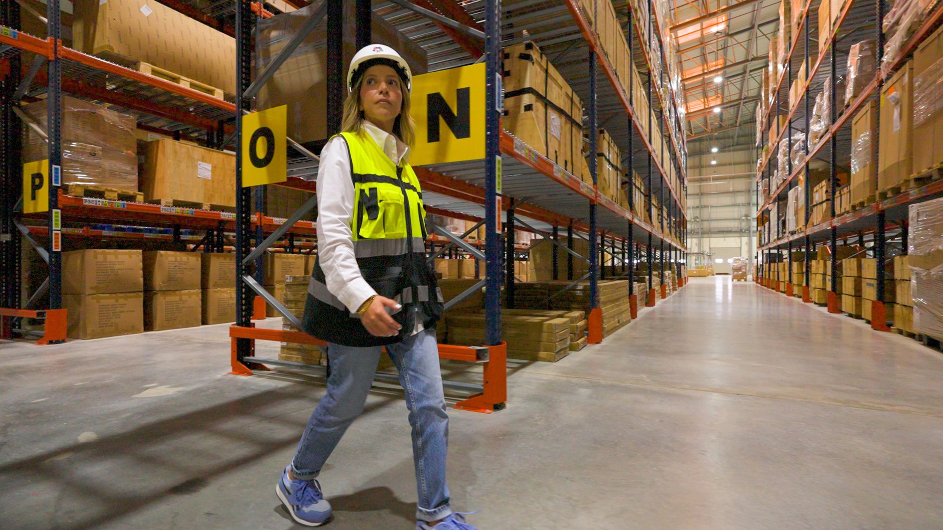 NEOM_PON_Warehouse_edit_16x9@300dpi_reversed