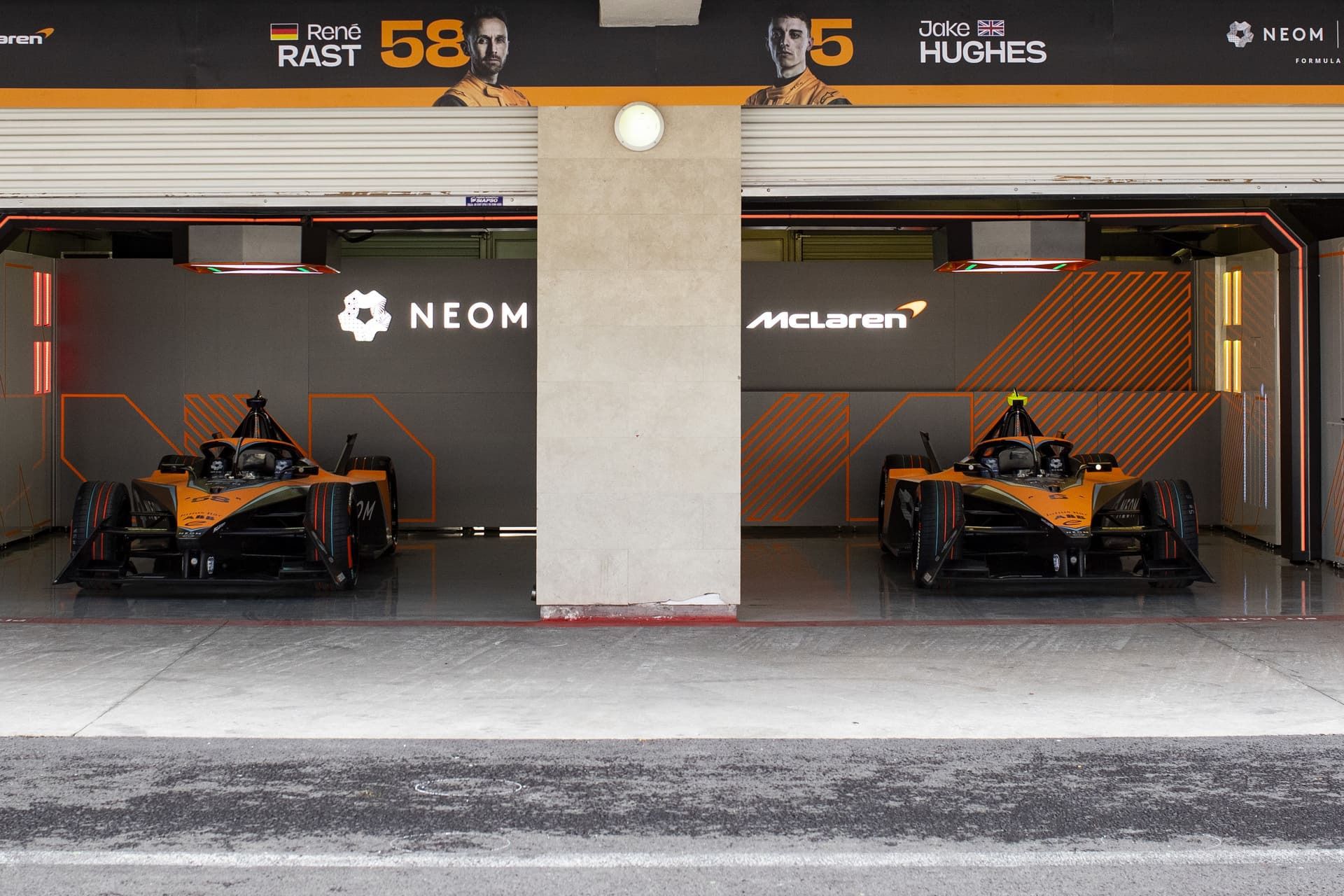 Команда NEOM McLaren Formula E готовится к Diriyah E-Prix