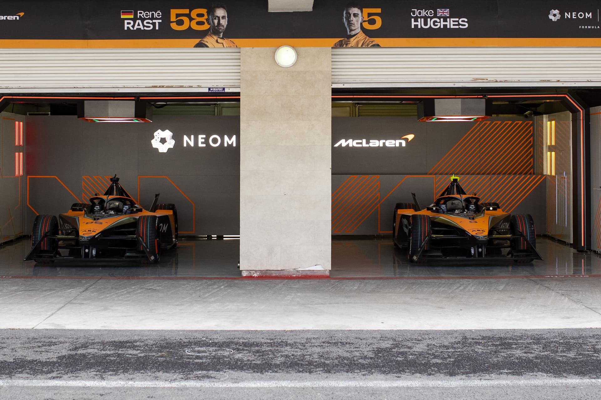 L'équipe NEOM McLaren Formula E se prépare pour le Diriyah E-Prix